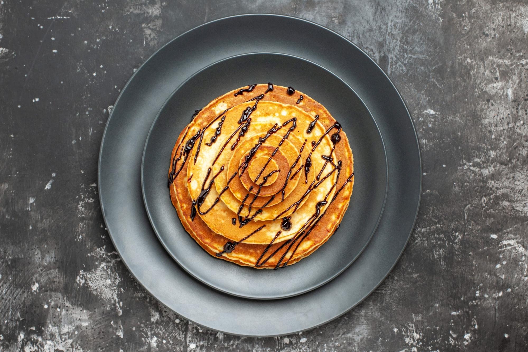 Pancakes udekorowane czekoladą
